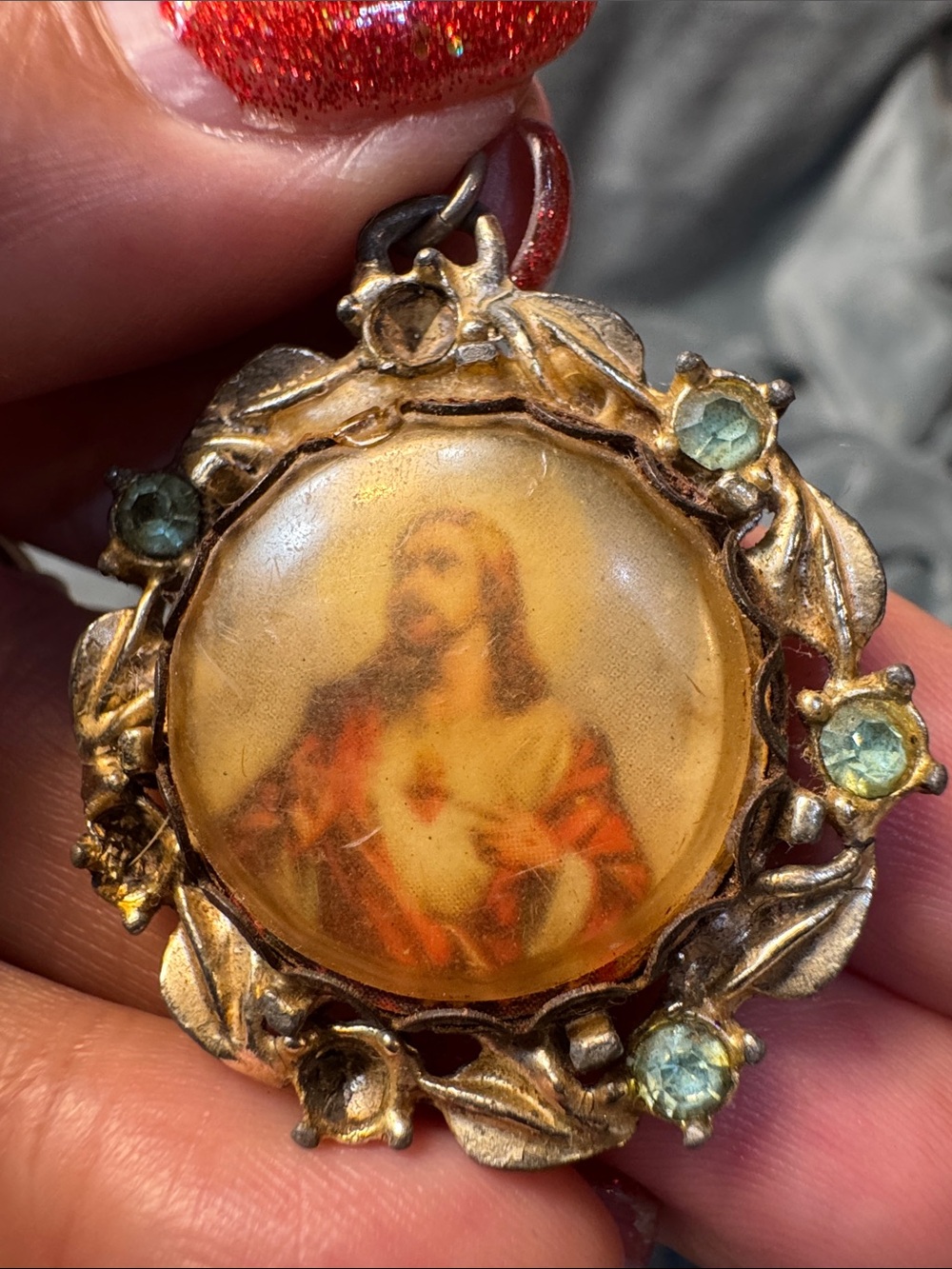 Vintage Religious Pendant Necklace in Gold-Tone Jesus and Mary